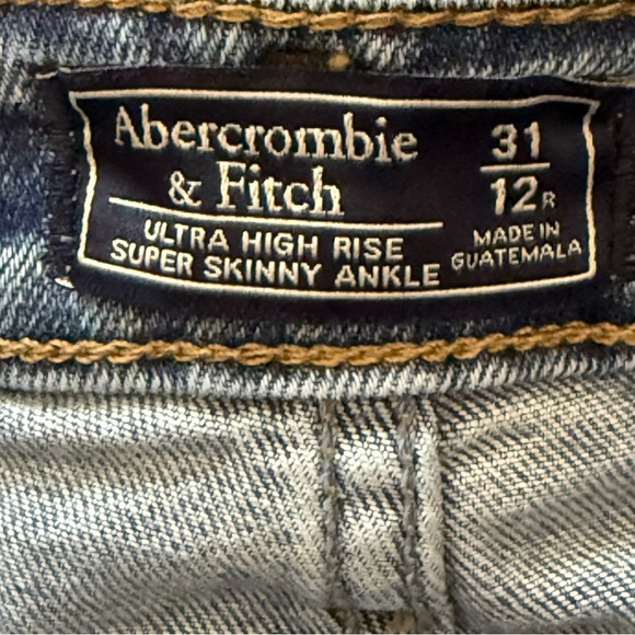 Abercrombie & Fitch Belted Ultra High Rise Super Skinny Ankle Jeans - Picture 7 of 10